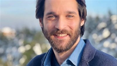 دخل عالم السينما بتشجيع من المخرج باسل الخطيب ولمع نجمه عربياً بعد مشاركته في مسلسل عروس بيروت.. 10 معلومات عن الفنان فارس ياغي 