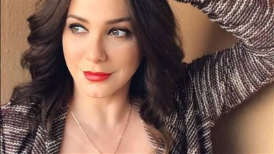 سألوا الفنانة سلاف فواخرجي بعد طلاقها عن أكثر ممثل رغبت في الزواج منه فأجابت فوراً وذكرت نفسي اتزوج هذا الفنان لانه كان متزوج وفاهم كل شي 