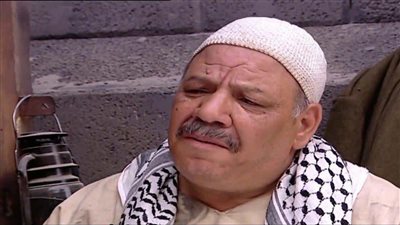 مؤذن في أحد المساجد وشارك في الدراما المصرية كما أنه ألف نحو 100 أغنية وتزوج 3 مرات إحداهن مضيفة طيران.. 10 معلومات قد لا تعرفها عن الممثل السوري أحمد خليفة